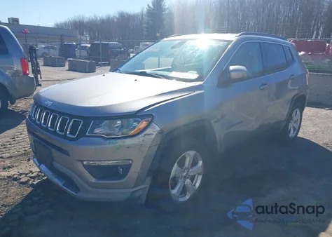2019 Jeep Compass Latitude 4X4 z USA, uszkodzony, nr VIN 3C4NJDBB4KT786870